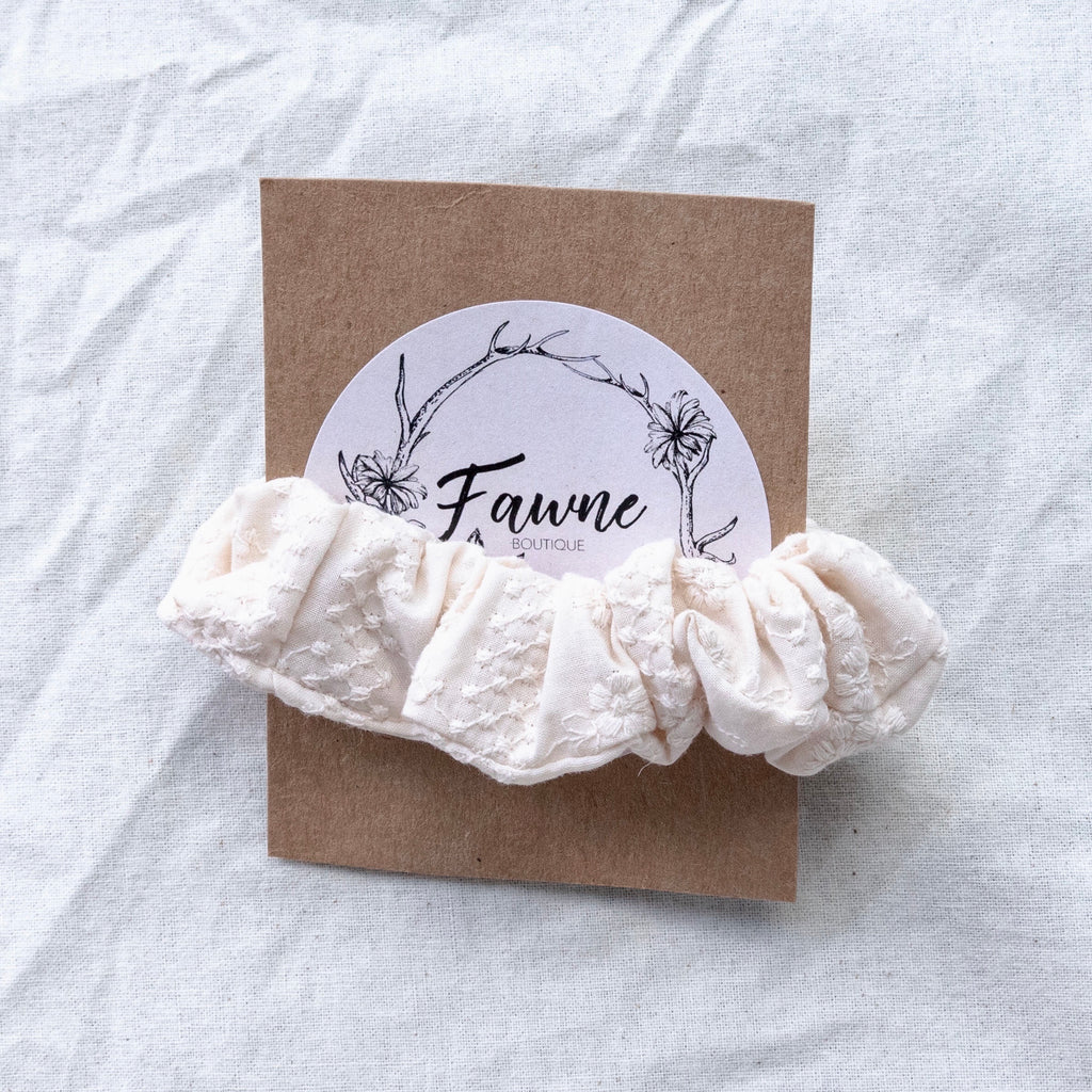 Scrunchie - Embroidered Floral Cream